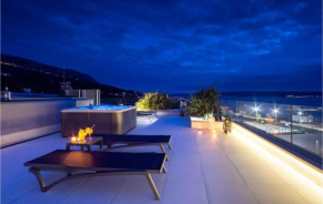 Stunning apartment in Podstrana with